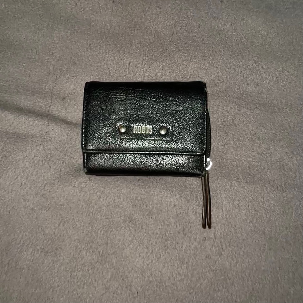 Roots 3 fold wallet